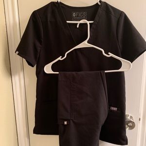 Figs scrub set in black, S top, S/T pants